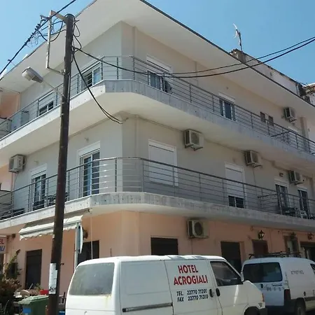 Zefis Apartment *
