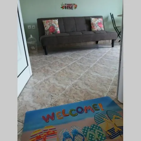 Zefis Apartment *